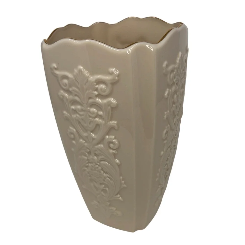 Lenox Eros Vintage Porcelain Vase Ivory Gold Gilt Embossed Floral Made‎ USA